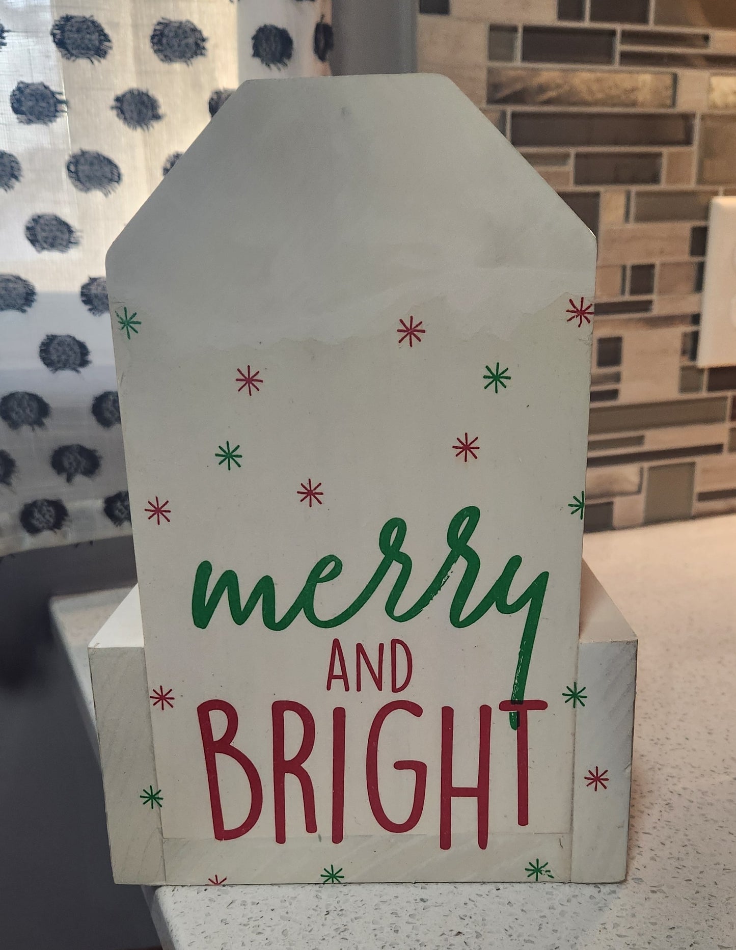 White Xmas crate for hot chocolate